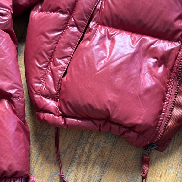 The North Face Women's Burgundy Puffer Cropped Jacket - Picture 7 of 10
